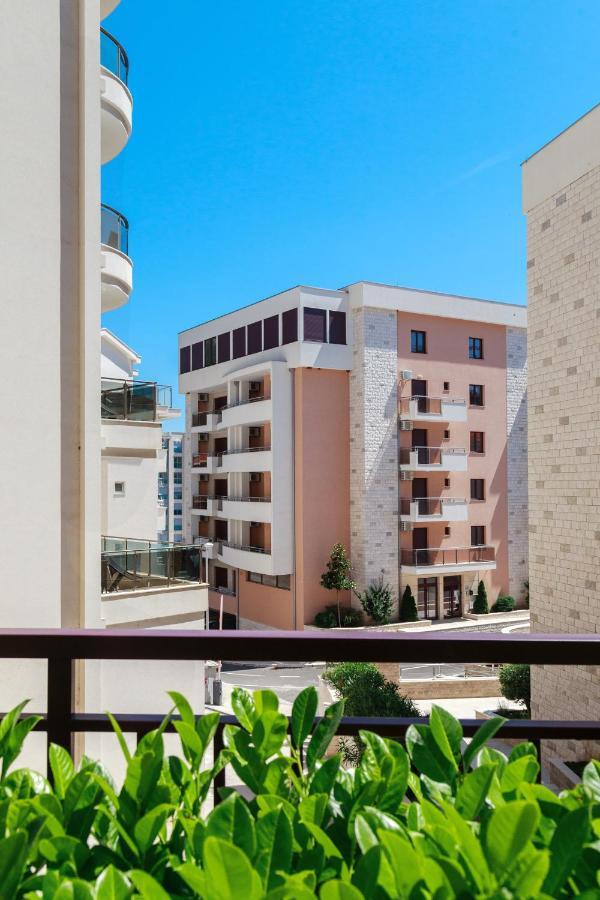 Three Bedroom Spacious Apartment Anatolia Budva Exteriör bild