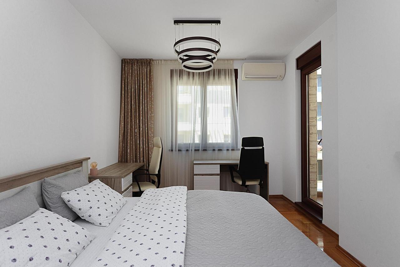 Three Bedroom Spacious Apartment Anatolia Budva Exteriör bild