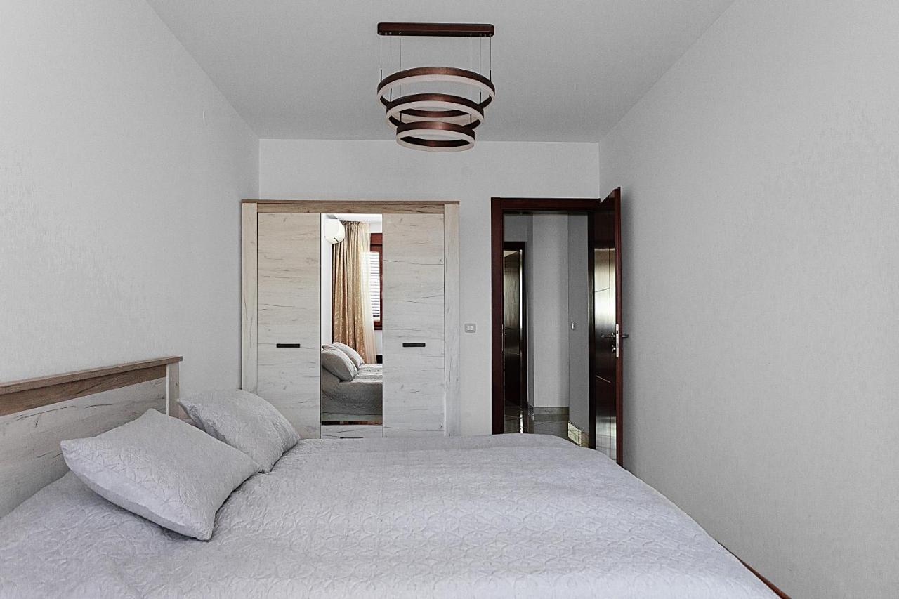 Three Bedroom Spacious Apartment Anatolia Budva Exteriör bild