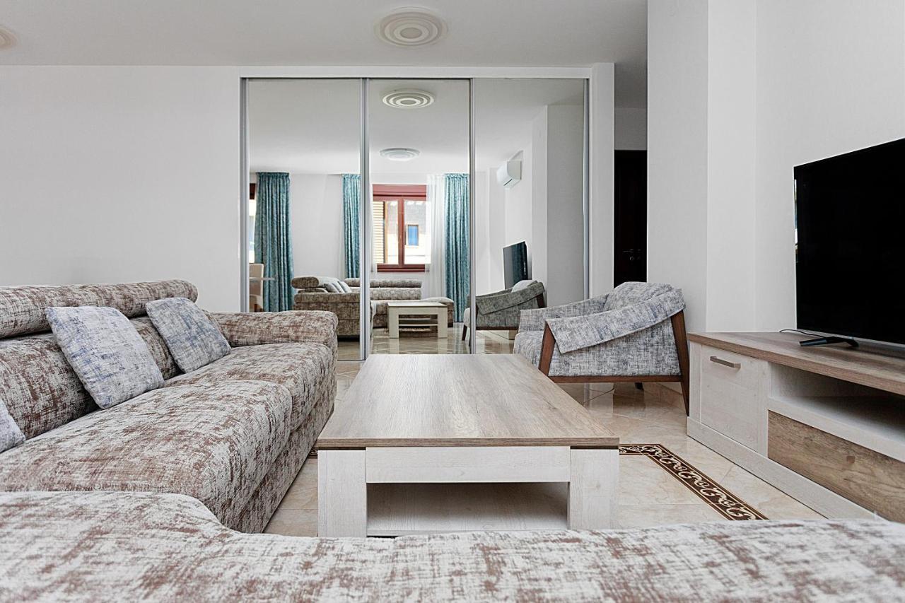 Three Bedroom Spacious Apartment Anatolia Budva Exteriör bild